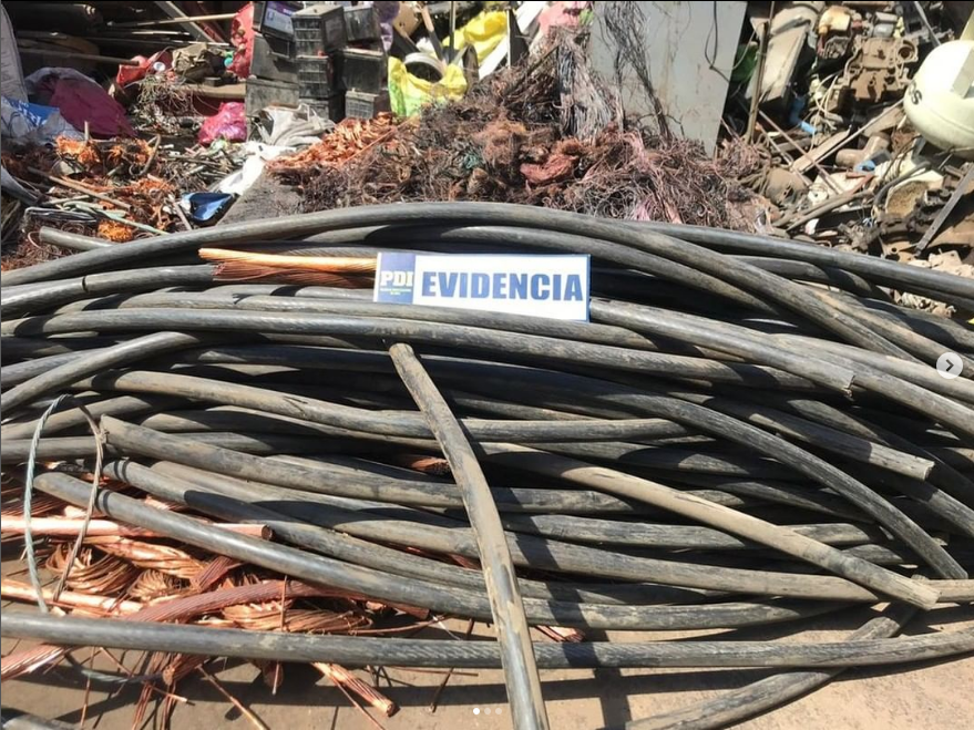 Detectives de la Biro incautaron 351 kilos de cable robado y detuvieron a una mujer que lo mantenía en su local